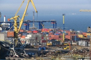 Консолидация грузов в морском порту