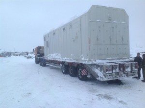 Грузовой автотранспорт при перевозке грузов в труднодоступные регионы страны
